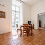 Piazza Portanova apartments