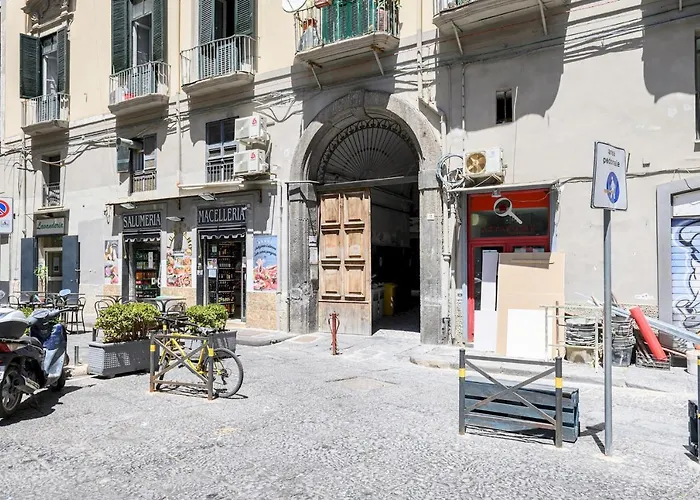 Piazza Portanova apartments